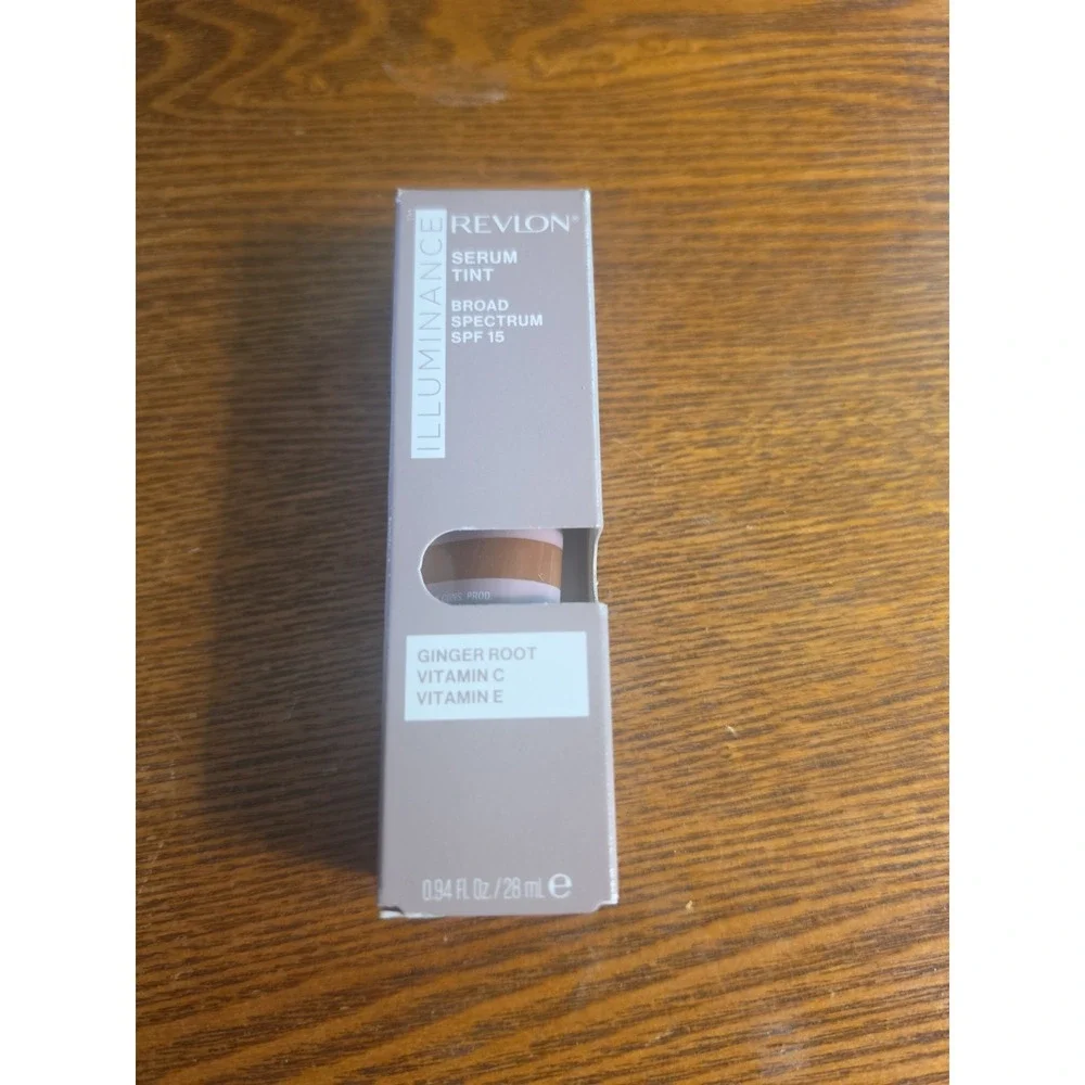Revlon Illuminance Serum Tint SPF 15 0.94 fl oz 601 - Soft Nutmeg Exp: 6/25 New